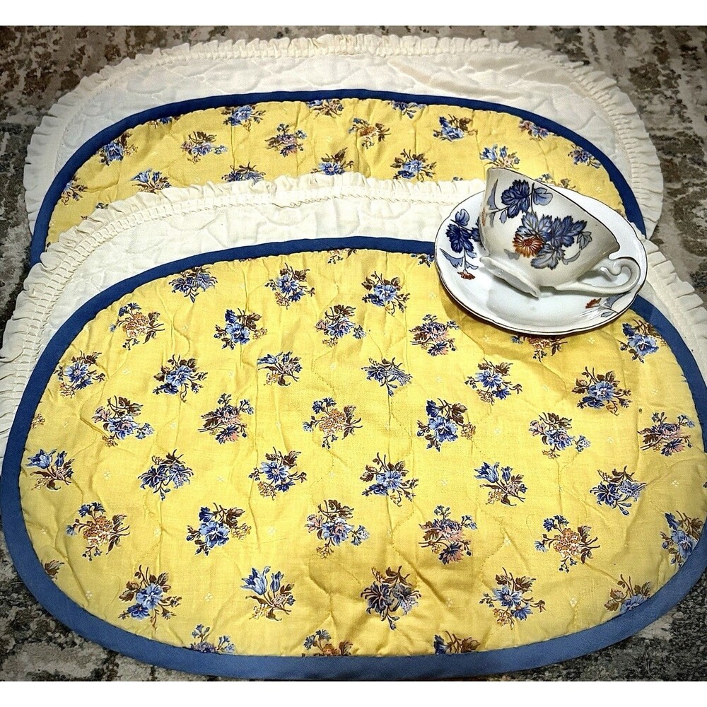 Vintage Quilted Reversible Floral Placemats Set 4 Cottage Farmhouse Oval Yellow